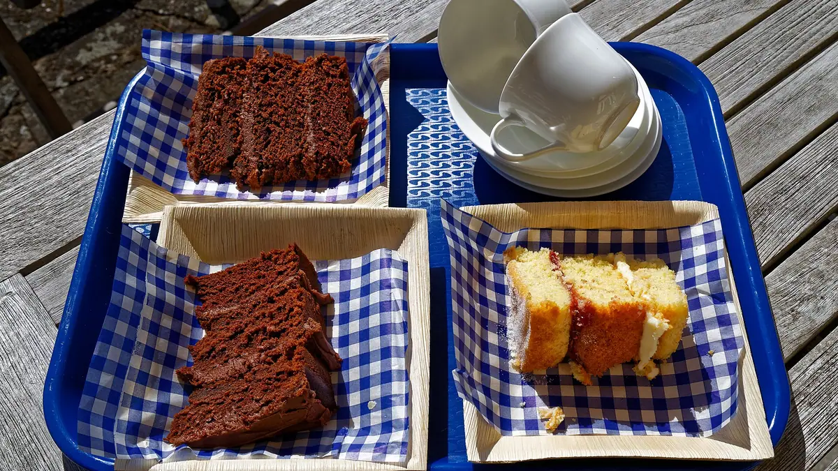 Coughlans – cake shop in Caterham town centre